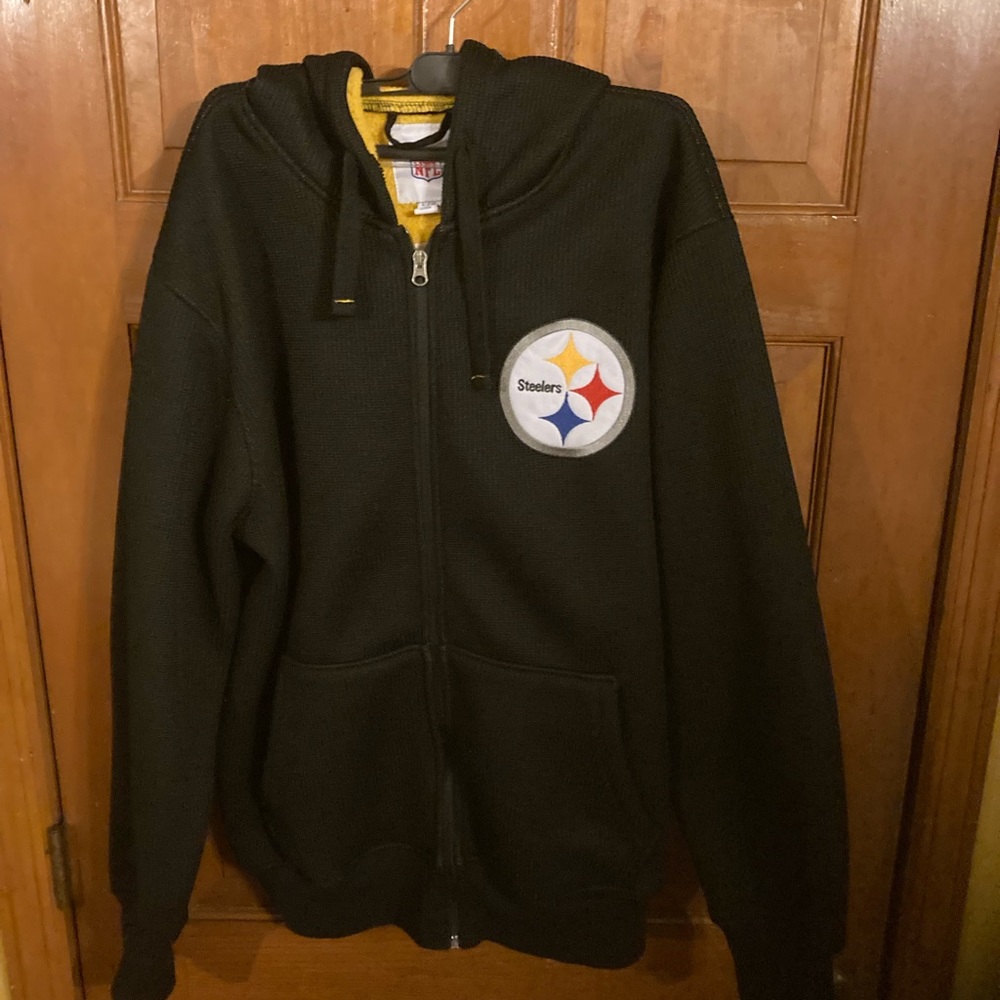 EUC,Wore once, Super nice Heavy Sweater Coat Pittsburgh Steelers, front pockets,